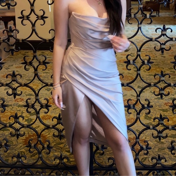 Dress - Picture 4 of 6